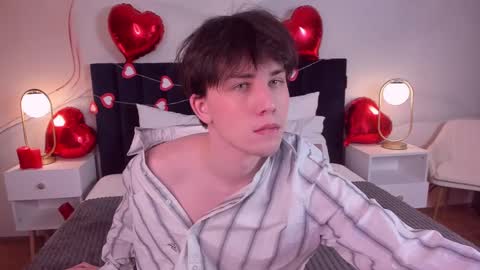 adrianoaubert online show from 02.13.25