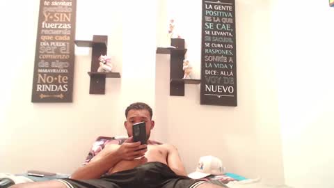adriel_and_risitos_ online show from 10.16.25
