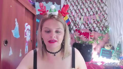 Snapshot of adriiana_fox_ chatting on 12.02.24 adriiana_fox_ online show from 12.02.24