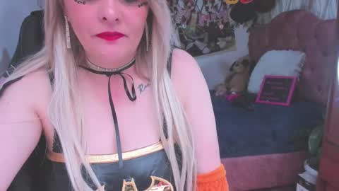 Snapshot of adriiana_fox_ chatting on 10.04.25 adriiana_fox_ online show from 10.04.25