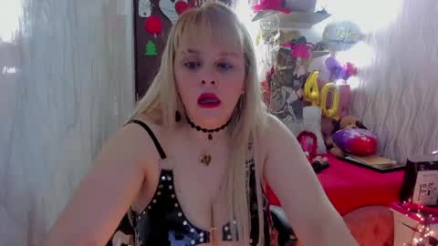 Snapshot of adriiana_fox_ chatting on 04.22.26 adriiana_fox_ online show from 04.22.26