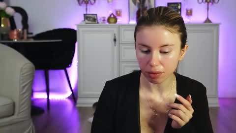 Aelia online show from 11.01.25