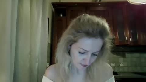 Snapshot of aeroliss chatting on 04.04.26 aeroliss online show from 04.04.26