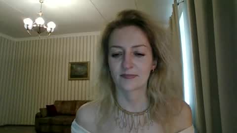Snapshot of aeroliss chatting on 04.18.26 aeroliss online show from 04.18.26