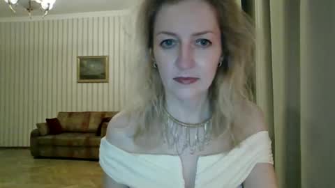 Snapshot of aeroliss chatting on 04.18.26 aeroliss online show from 04.18.26
