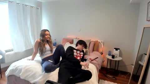 Snapshot of aesus3x chatting on 03.22.26 Niko online show from 03.22.26