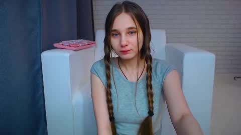 Snapshot of afeliya_shy chatting on 02.04.25 afeliya_shy online show from 02.04.25