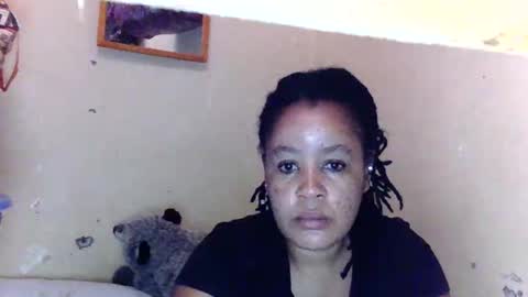 Snapshot of african005 chatting on 01.13.26 loise online show from 01.13.26