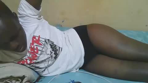 Snapshot of african_pussy2 chatting on 11.18.25 african_pussy2 online show from 11.18.25