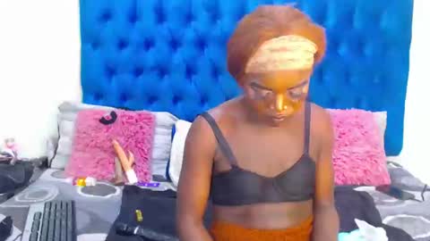 Snapshot of africanbrownskingoddes chatting on 02.07.25 africanbrownskingoddes online show from 02.07.25