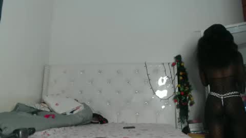 Snapshot of africanpetitequeen chatting on 01.21.25 CIARA online show from 01.21.25