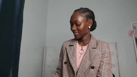 Snapshot of africanpetitequeen chatting on 09.25.25 CIARA online show from 09.25.25