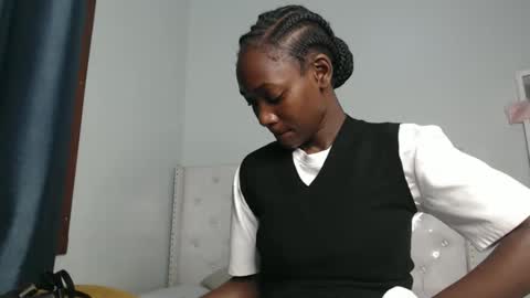 Snapshot of africanpetitequeen chatting on 09.27.25 CIARA online show from 09.27.25