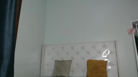 Snapshot of africanpetitequeen chatting on 10.20.25 CIARA online show from 10.20.25