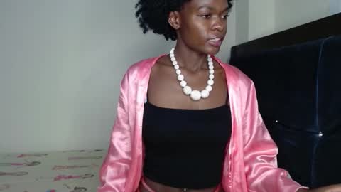 Mia online show from 09.20.25