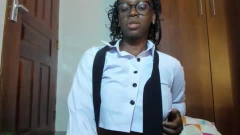 Leah online show from 11.03.25