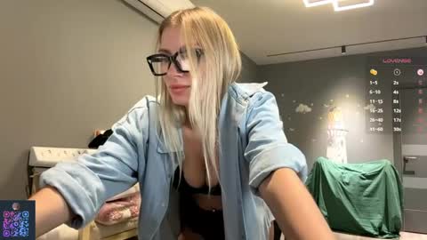 Snapshot of afterdeep chatting on 06.05.26 Mila -call me cute online show from 06.05.26