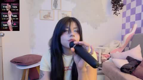 Snapshot of ag4ta_ chatting on 02.18.25 Agata online show from 02.18.25