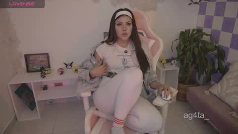 Snapshot of ag4ta_ chatting on 09.11.25 Agata online show from 09.11.25