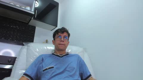 Snapshot of agarevans chatting on 12.03.24 AGAR online show from 12.03.24