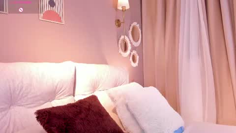 Snapshot of agata_laurent_ chatting on 06.23.26 Agata Lauret online show from 06.23.26