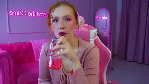 Snapshot of agatafoxley chatting on 09.23.25 AgataFoxley online show from 09.23.25