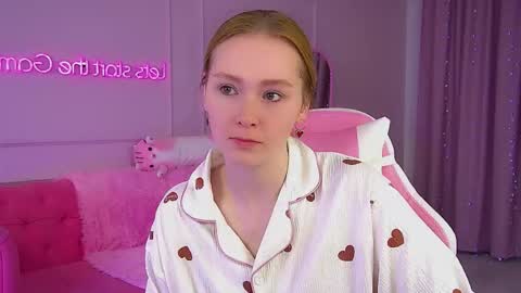 Snapshot of agatafoxley chatting on 10.06.25 AgataFoxley online show from 10.06.25