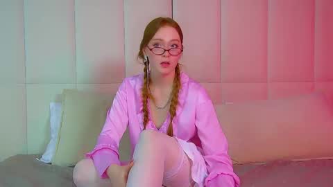 Snapshot of agatafoxley chatting on 10.15.25 AgataFoxley online show from 10.15.25