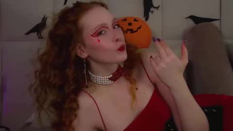 Snapshot of agatafoxley chatting on 10.27.25 AgataFoxley online show from 10.27.25