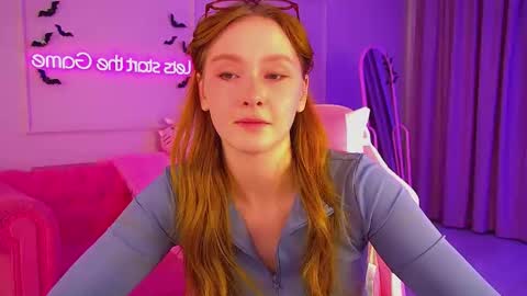 Snapshot of agatafoxley chatting on 11.05.25 AgataFoxley online show from 11.05.25