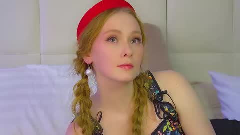 Snapshot of agatafoxley chatting on 11.27.25 AgataFoxley online show from 11.27.25