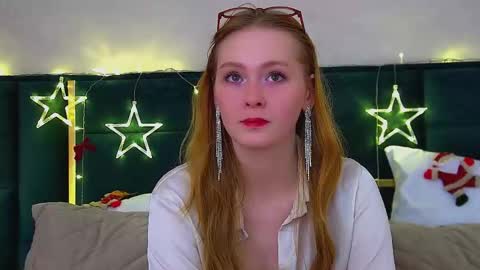 Snapshot of agatafoxley chatting on 12.04.25 AgataFoxley online show from 12.04.25