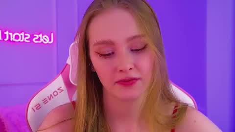 Snapshot of agatafoxley chatting on 02.04.26 AgataFoxley online show from 02.04.26