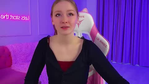 Snapshot of agatafoxley chatting on 02.23.26 AgataFoxley online show from 02.23.26