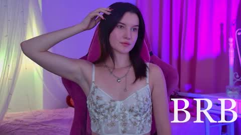 Snapshot of agatawillis chatting on 10.17.25 Agata online show from 10.17.25