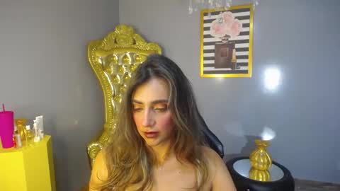 Snapshot of agatha_brooks_t chatting on 12.20.25 AGATHA online show from 12.20.25