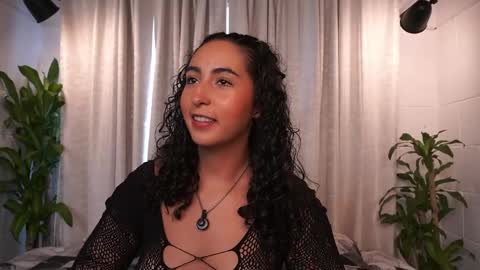 Snapshot of agatha_collinss chatting on 05.07.26 Val inst agatha clls online show from 05.07.26