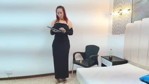 Snapshot of agatha_fit chatting on 01.16.26 AGATHA online show from 01.16.26