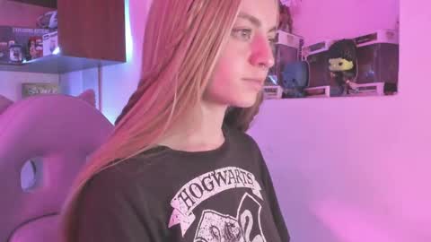 Camila     2 online show from 01.09.25