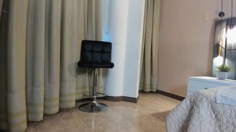 Snapshot of agathaa_white chatting on 09.22.25 Agathaa white online show from 09.22.25