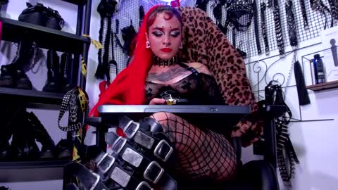 Agatha Fox online show from 01.22.25