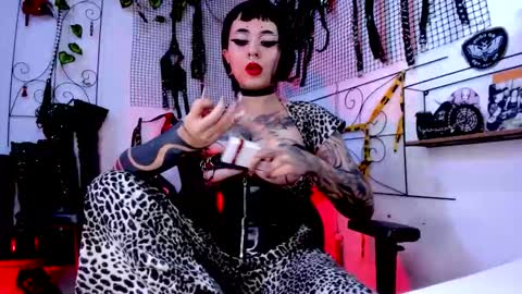 Agatha Fox online show from 12.22.25