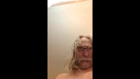 Snapshot of agedhardwood59618233 chatting on 02.18.26 agedhardwood59618233 online show from 02.18.26
