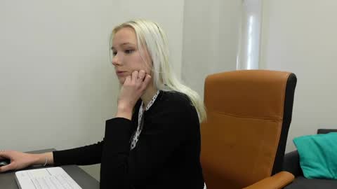 Snapshot of agelina_summer chatting on 04.26.26 Agelina Lilly Laura online show from 04.26.26