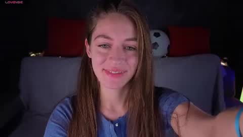 Snapshot of agnes_wells chatting on 06.15.26 agnes wells online show from 06.15.26