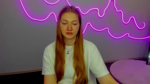 Snapshot of agnesarden chatting on 03.11.25 AgnesArden online show from 03.11.25