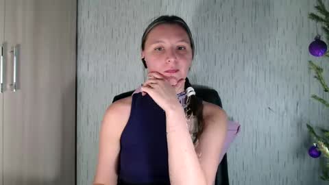 Snapshot of agnete_ chatting on 12.25.24 encyclopedia of naughty online show from 12.25.24