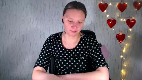 Snapshot of agnete_ chatting on 02.13.25 encyclopedia of naughty online show from 02.13.25