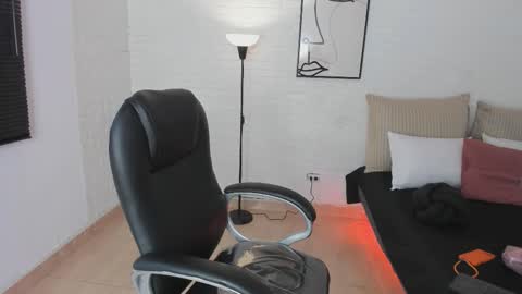 Snapshot of ah_mara chatting on 01.14.26 Ahmara online show from 01.14.26