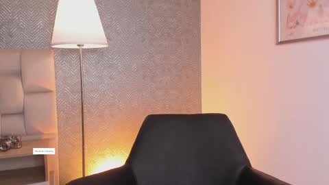Snapshot of ah_mara chatting on 05.20.26 Ahmara online show from 05.20.26
